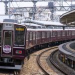 阪急電鉄宝塚線8100形8104 8000系車両誕生30周年記念復刻装飾